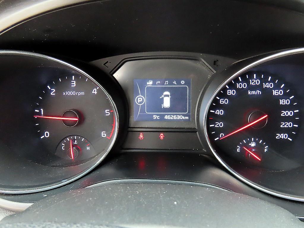 KIA Carnival - Vista 10