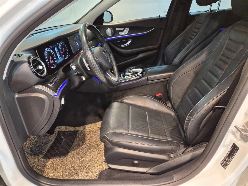 Mercedes Benz E class - Vista 10