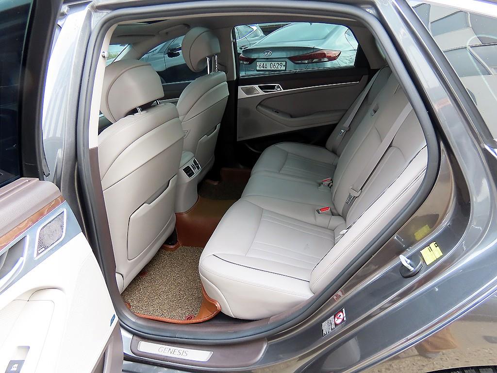 Genesis G80 - Vista 6