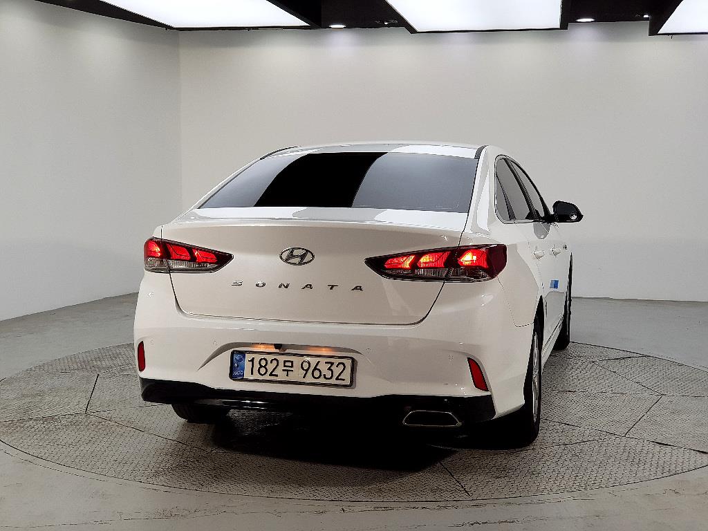 HYUNDAI Sonata - Vista 3