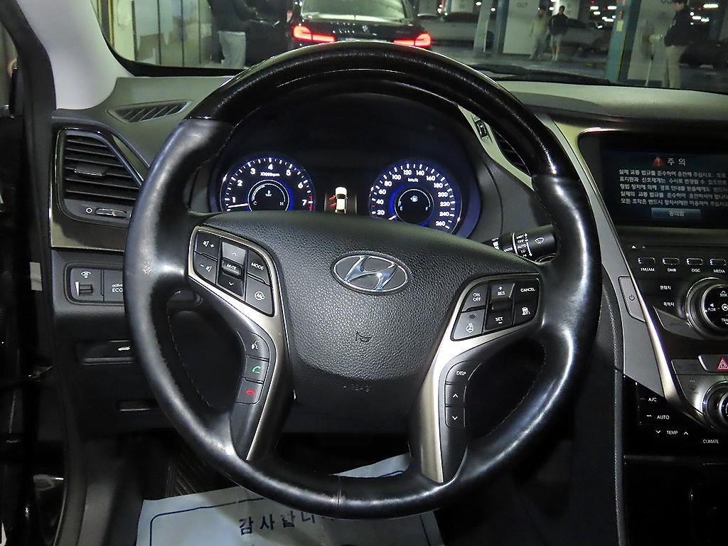 HYUNDAI Grandeur - Vista 8