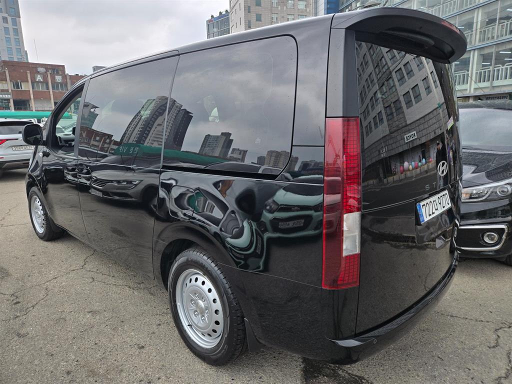 HYUNDAI Staria - Vista 4