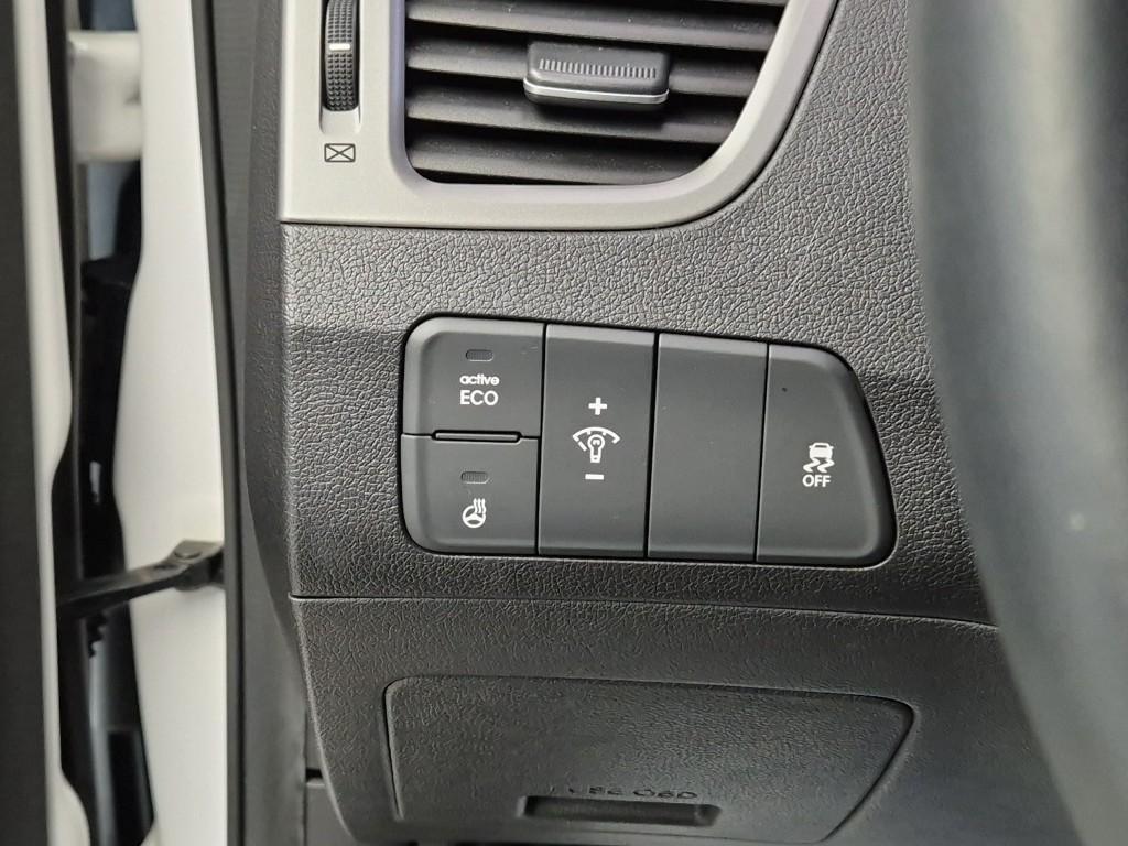 HYUNDAI Avante 2016 Blanco - Importación desde Corea - HF Imports Iquique - Foto 16