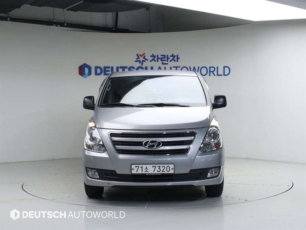 HYUNDAI Starex - Vista 3