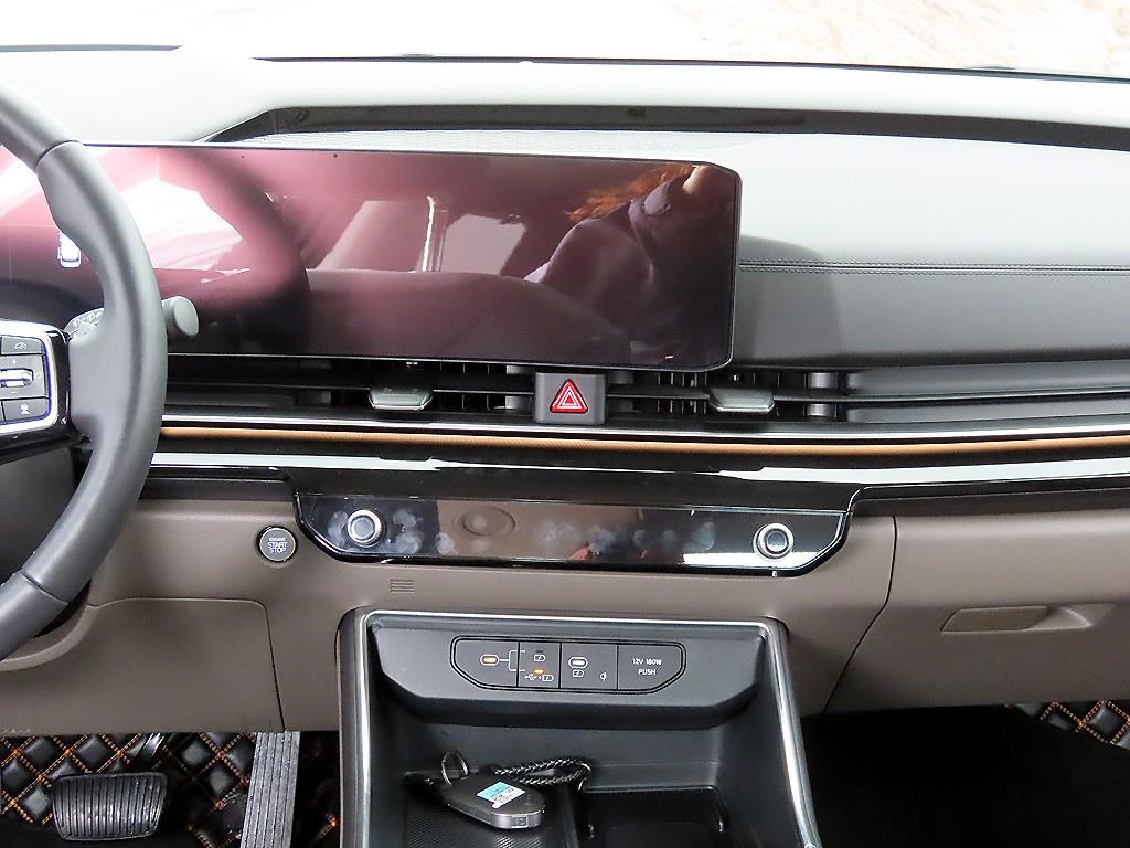 KIA Carnival - Vista 10