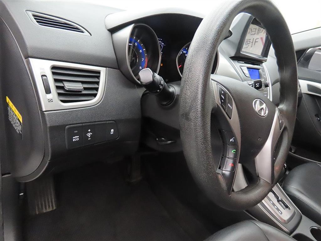 HYUNDAI Avante - Vista 12