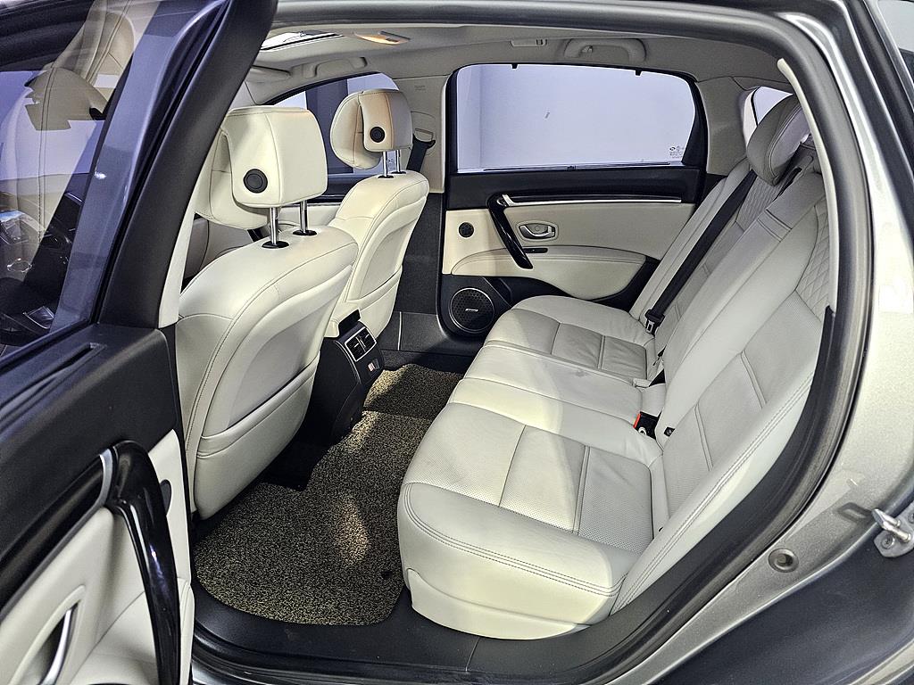 SAMSUNG SM7 - Vista 9