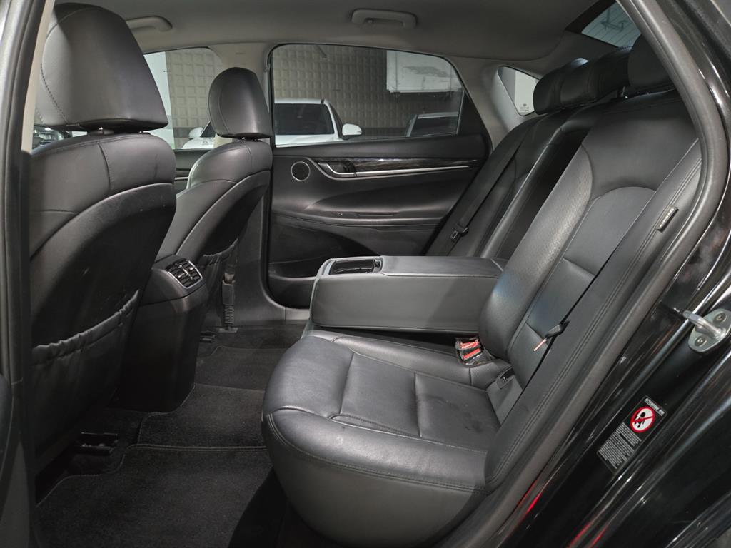 HYUNDAI Grandeur - Vista 7