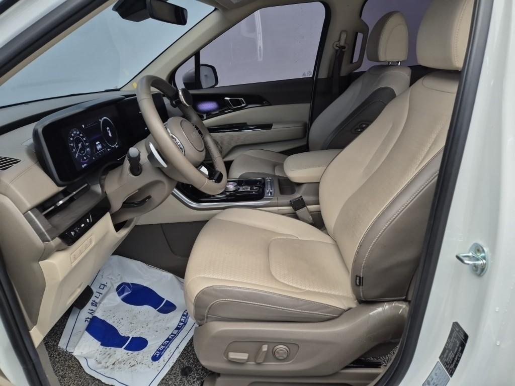 KIA Carnival - Vista 11