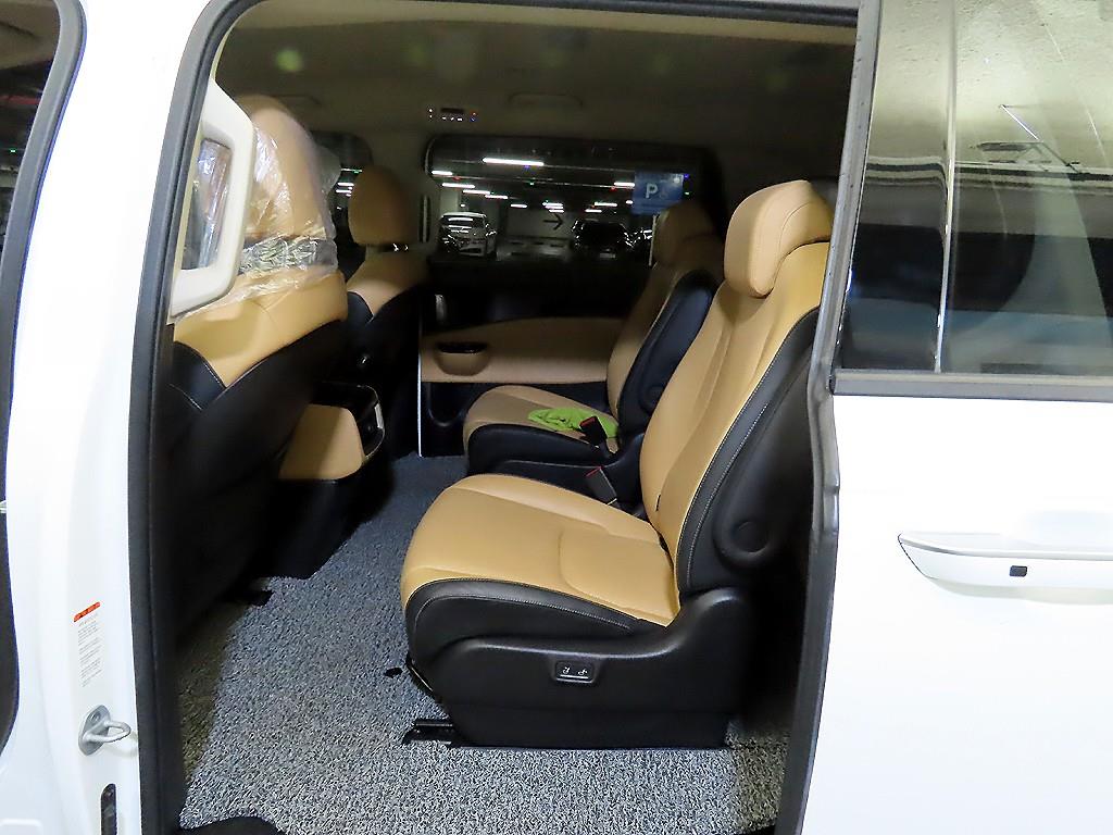 KIA Carnival - Vista 7