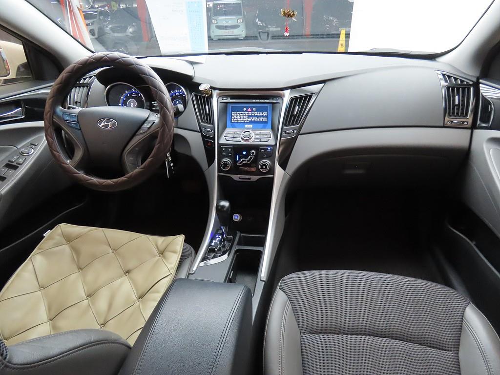 HYUNDAI Sonata - Vista 5