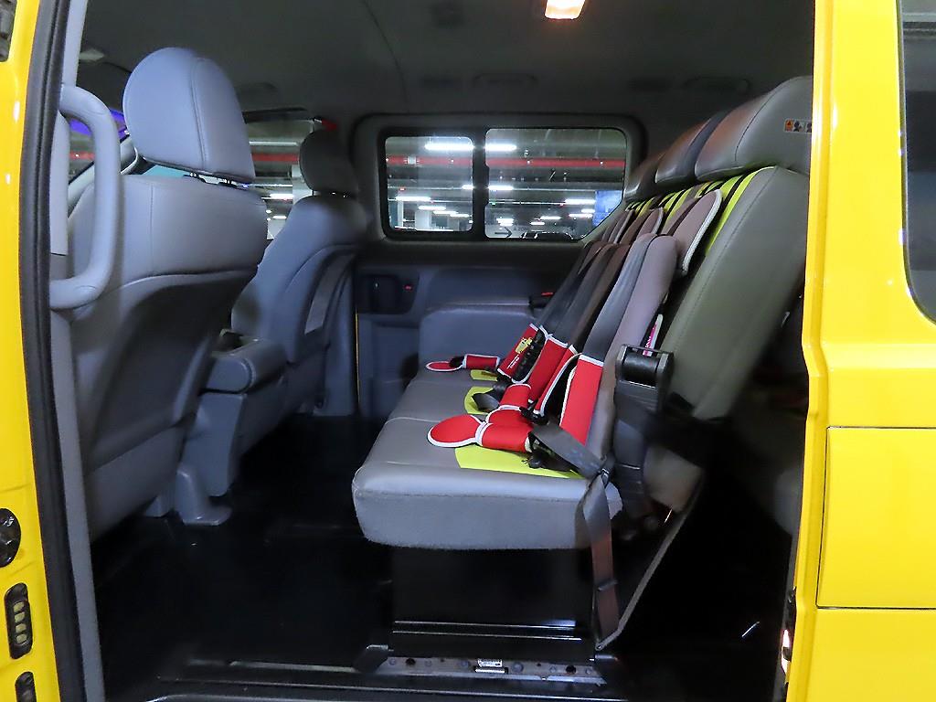 HYUNDAI Starex - Vista 7