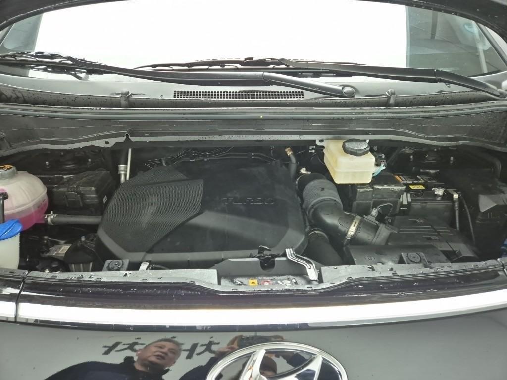 HYUNDAI Staria - Vista 5