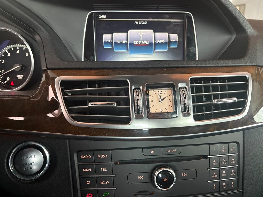 Mercedes Benz E class - Vista 7