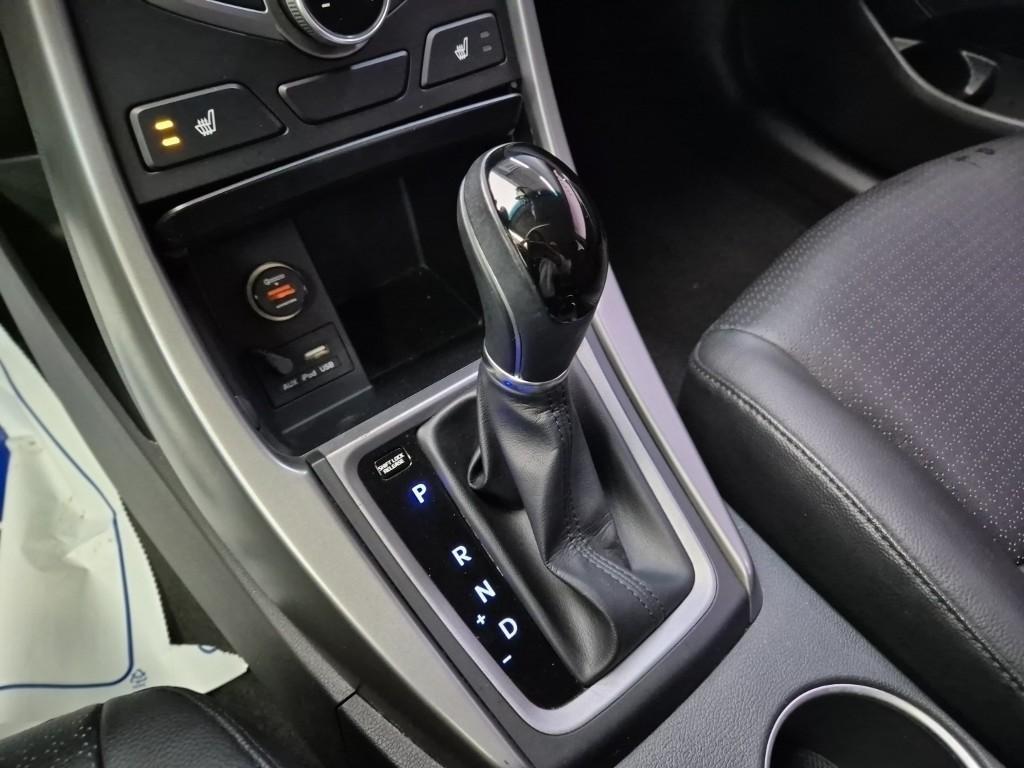 HYUNDAI Avante - Vista 8