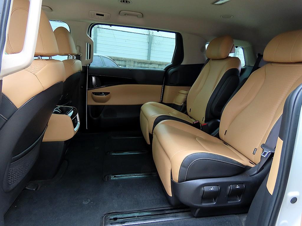 KIA Carnival - Vista 6