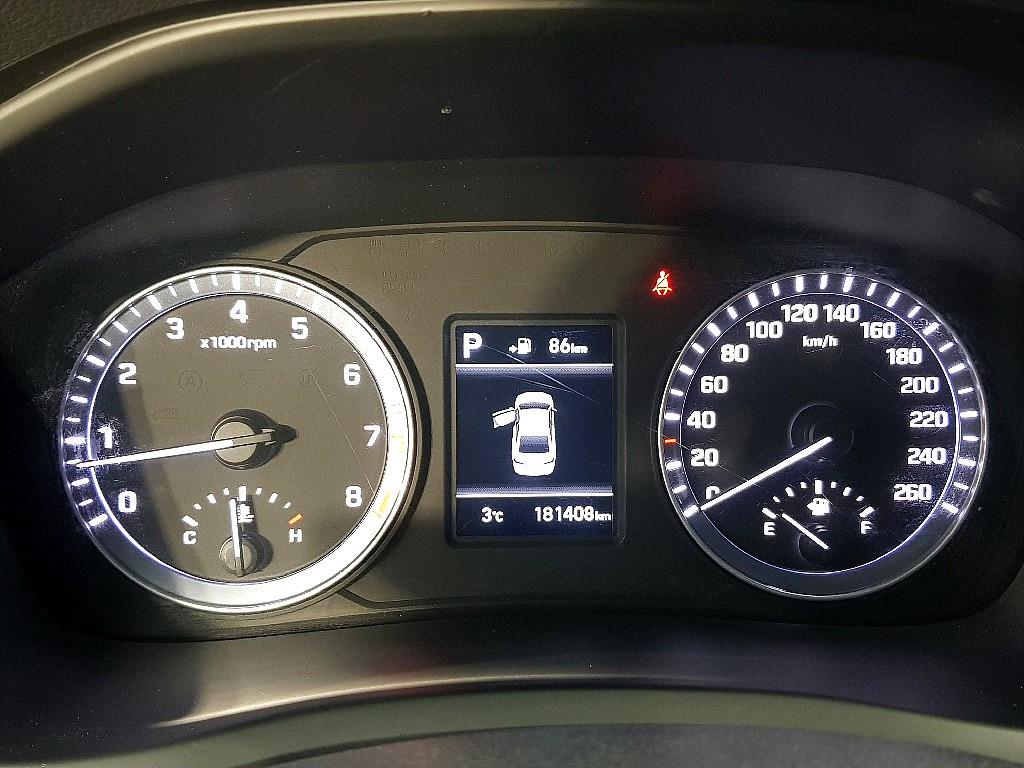 HYUNDAI Sonata - Vista 6