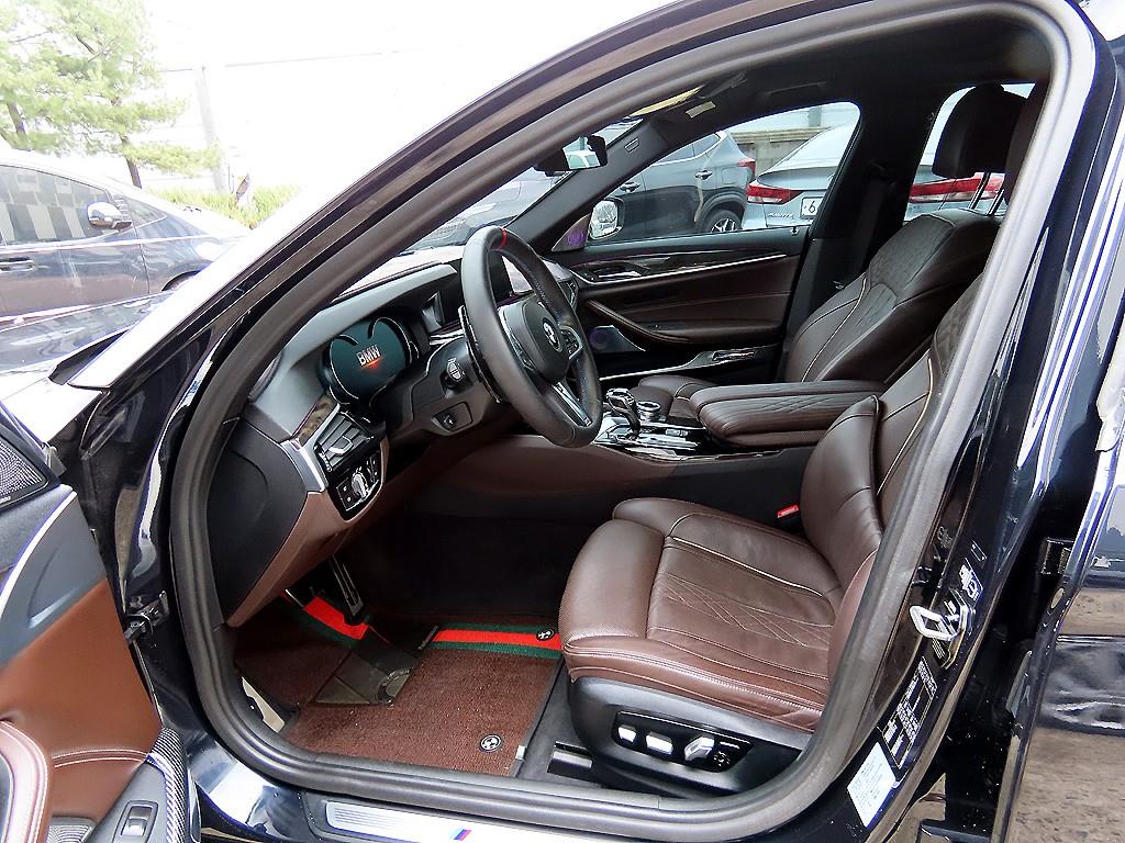 BMW 5 Series - Vista 5