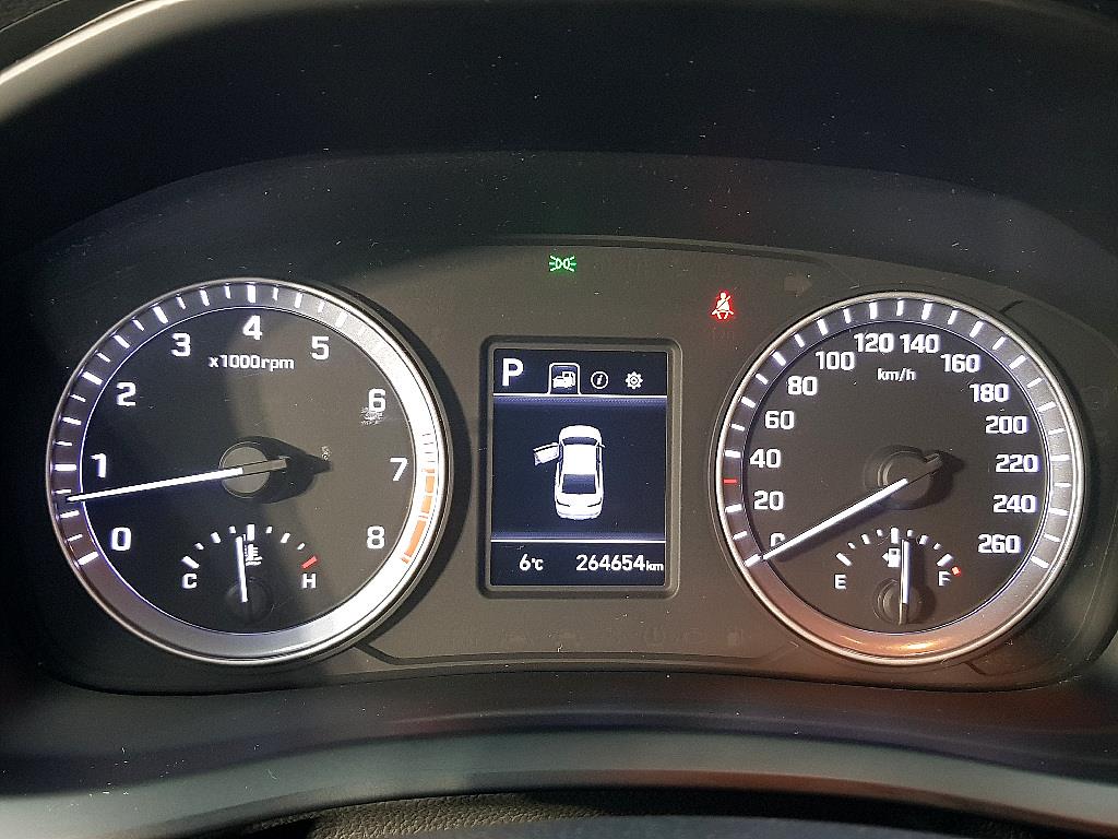 HYUNDAI Sonata - Vista 7