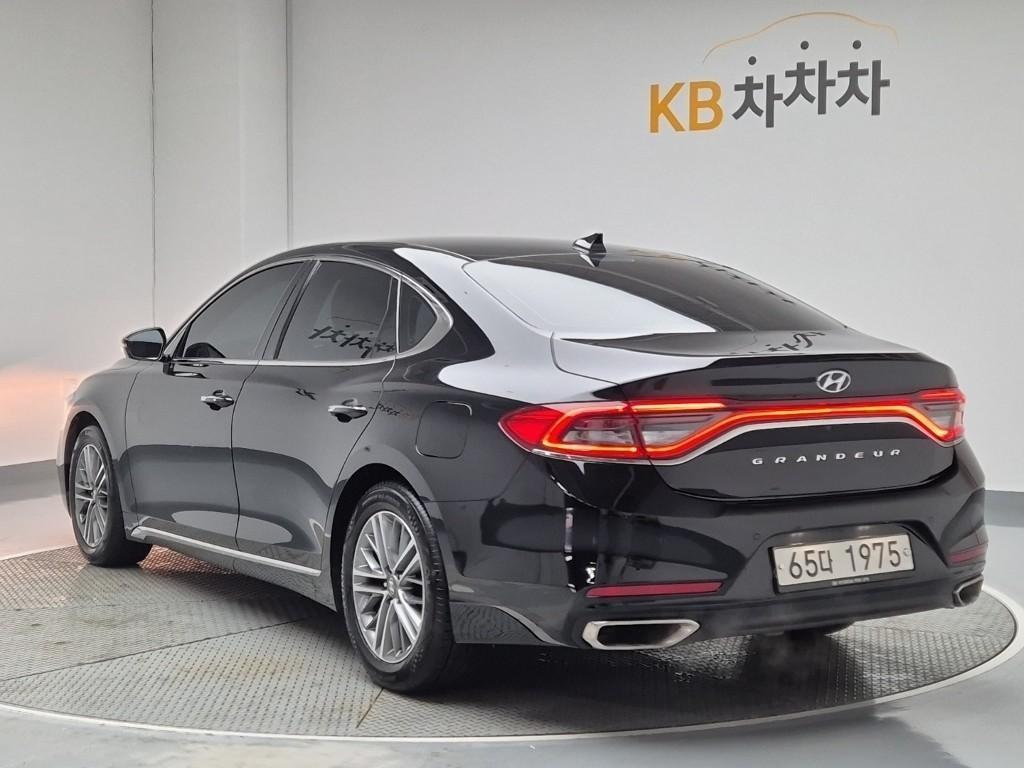 HYUNDAI Grandeur - Vista 4