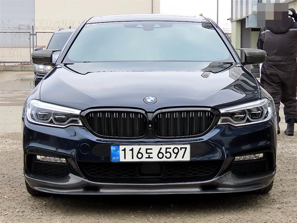 BMW 5 Series 2017 Negro - Importación desde Corea - HF Imports Iquique - Foto 1
