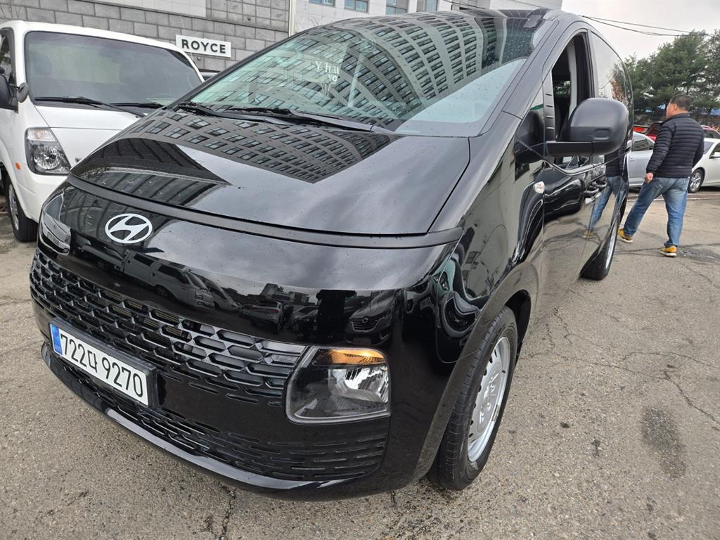 HYUNDAI Staria - Vista 2