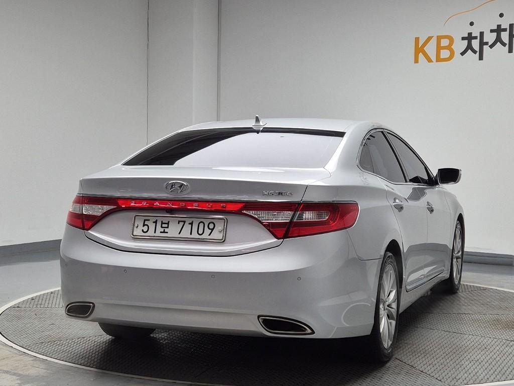 HYUNDAI Grandeur - Vista 3
