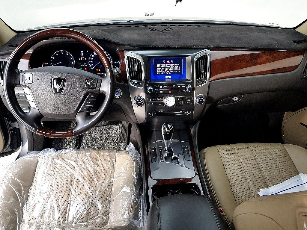 HYUNDAI Equus - Vista 5