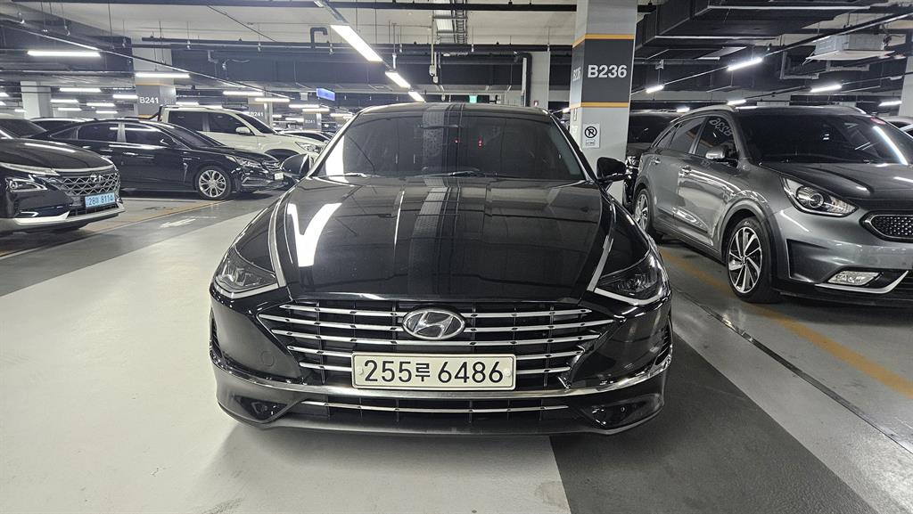 HYUNDAI Sonata 2022 Negro - Importación desde Corea - HF Imports Iquique - Foto 1