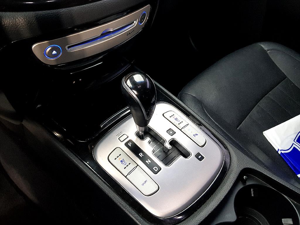 HYUNDAI Genesis - Vista 11