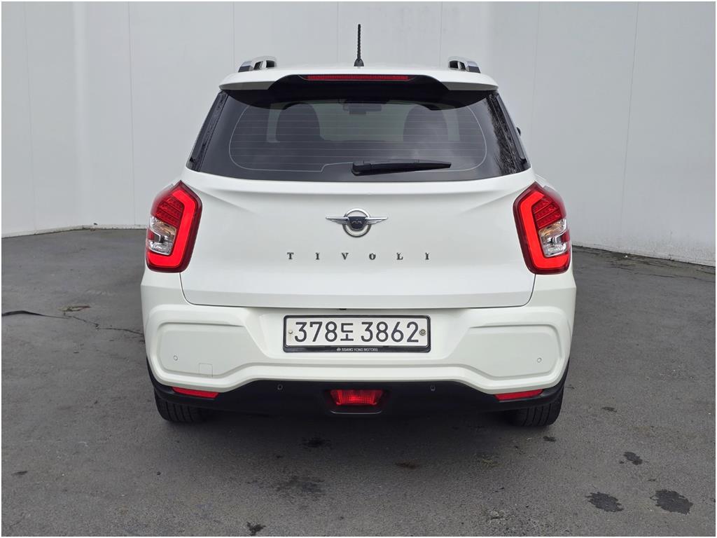 Ssangyong Tivoli - Vista 4
