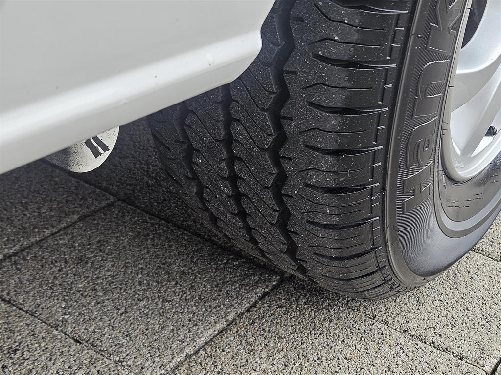 HYUNDAI Starex - Vista 8