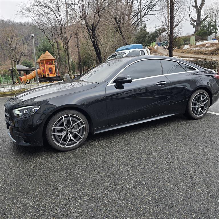 Mercedes Benz E class - Vista 4