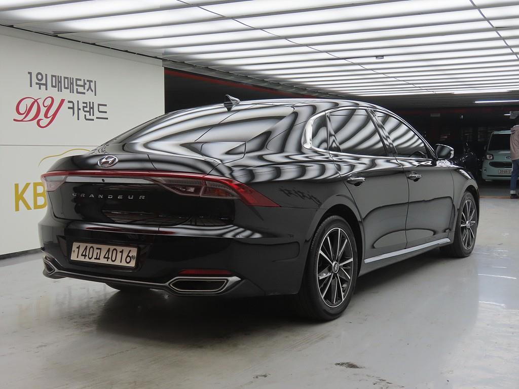 HYUNDAI Grandeur - Vista 4