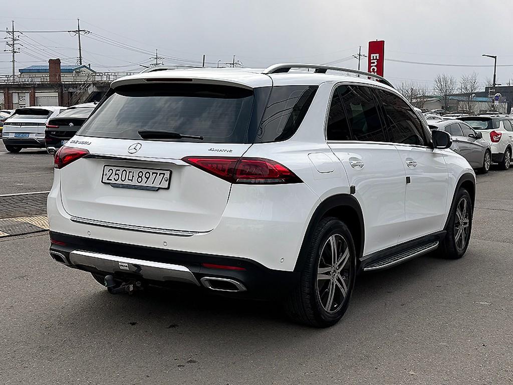 Mercedes Benz GLE Class - Vista 4
