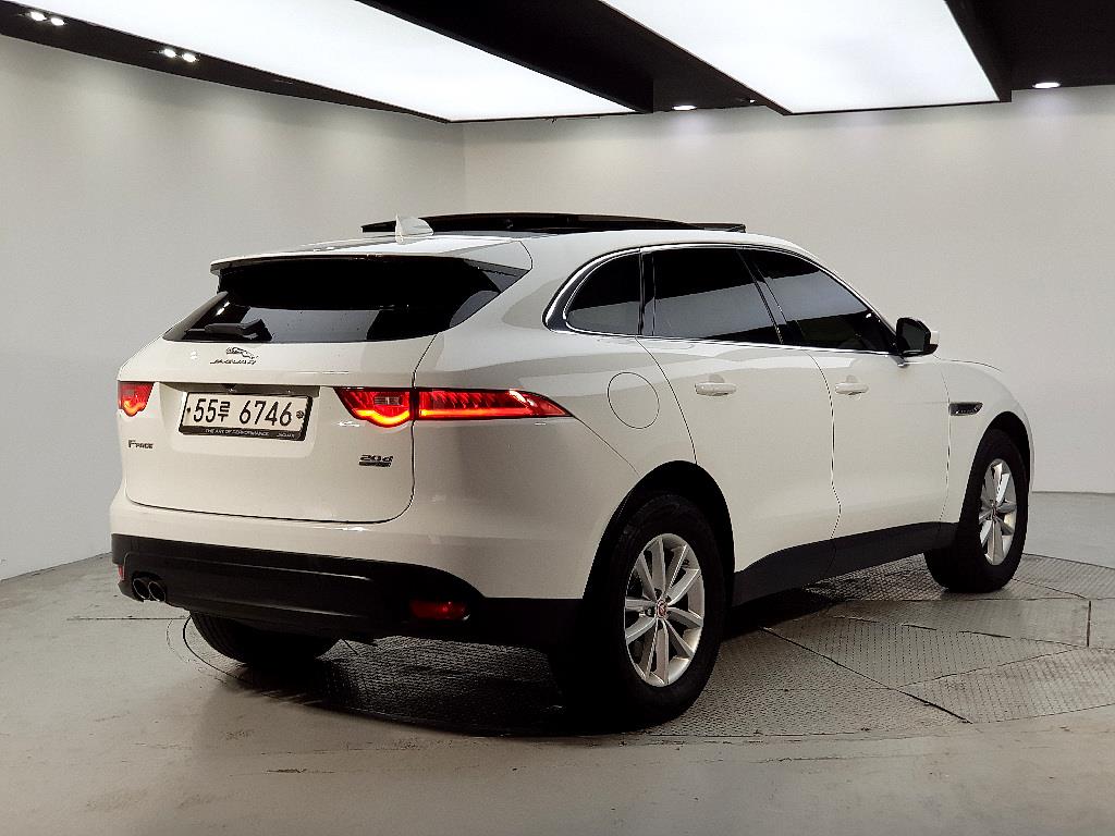 Jaguar F-PACE - Vista 4