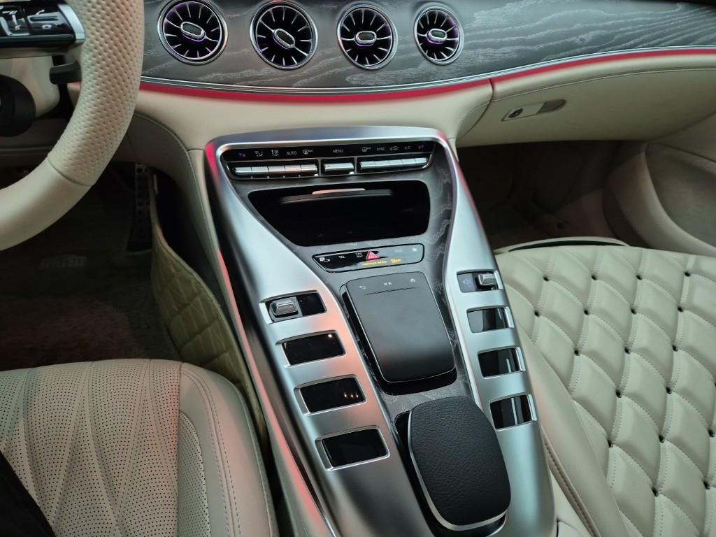 Mercedes Benz AMG GT - Vista 10