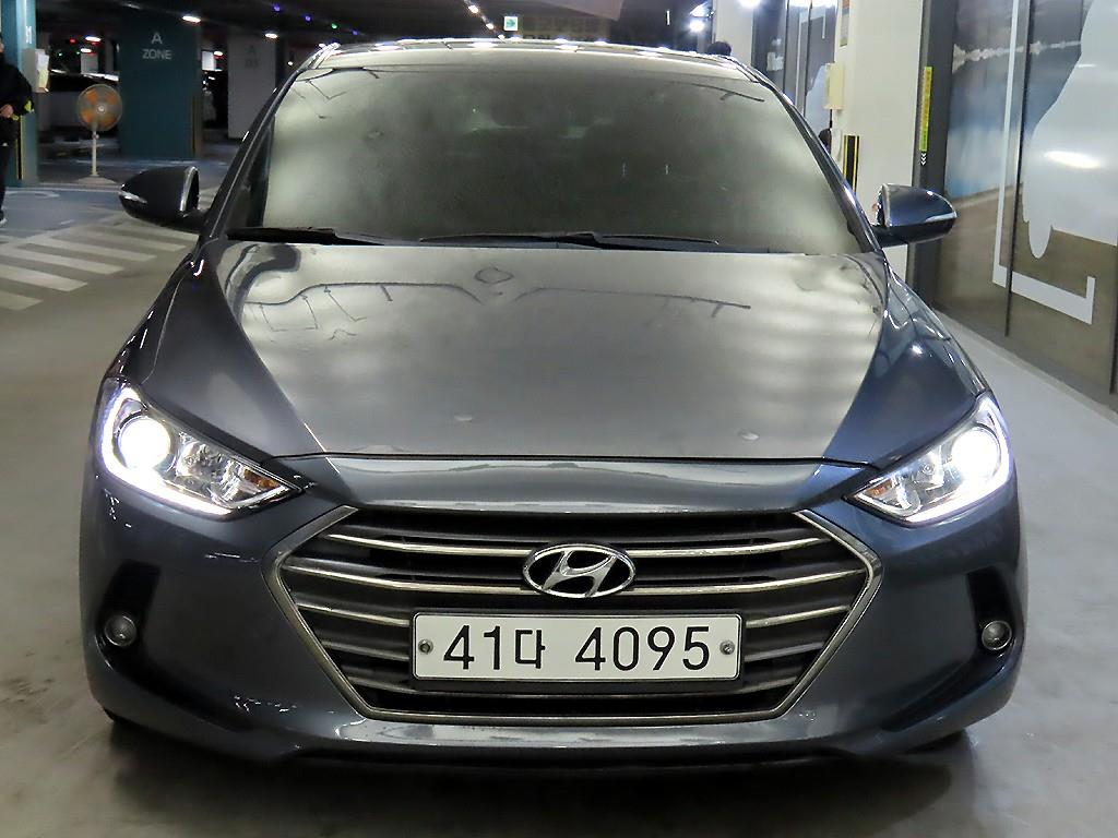 HYUNDAI Avante - Vista 2