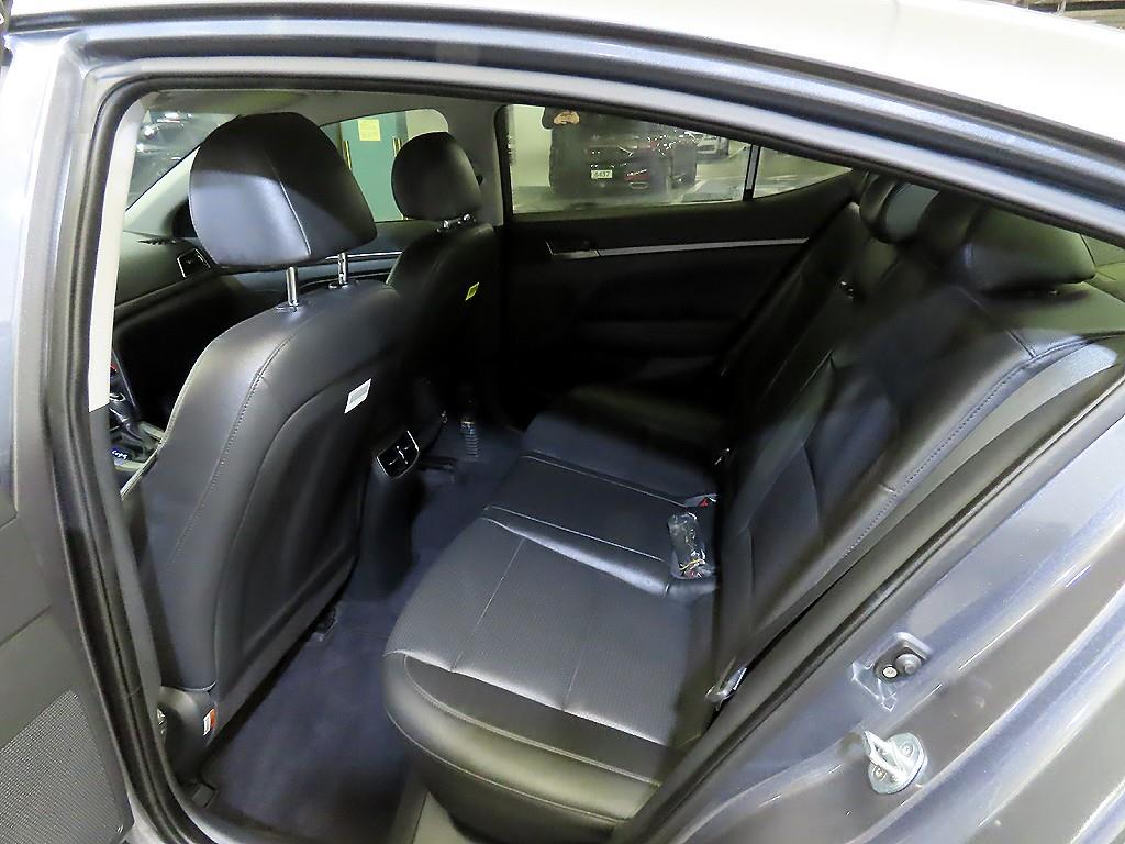 HYUNDAI Avante - Vista 7