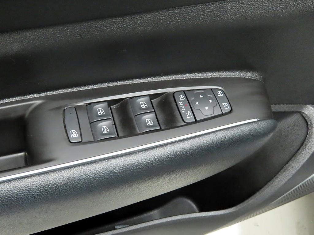 SAMSUNG QM6 - Vista 12