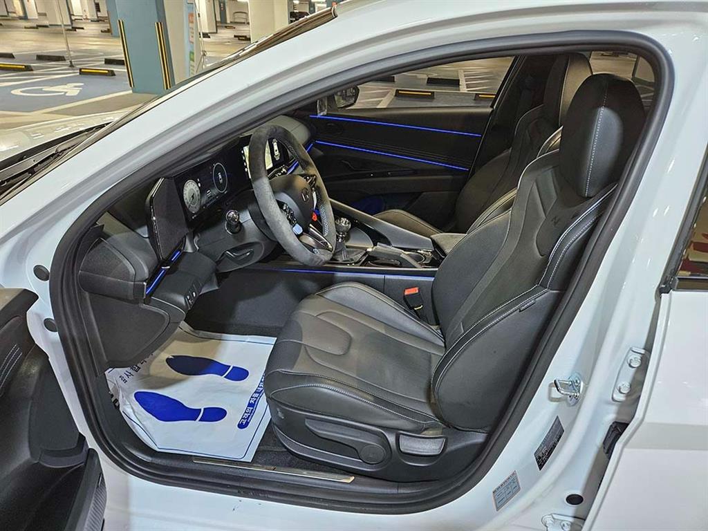 HYUNDAI Avante - Vista 6