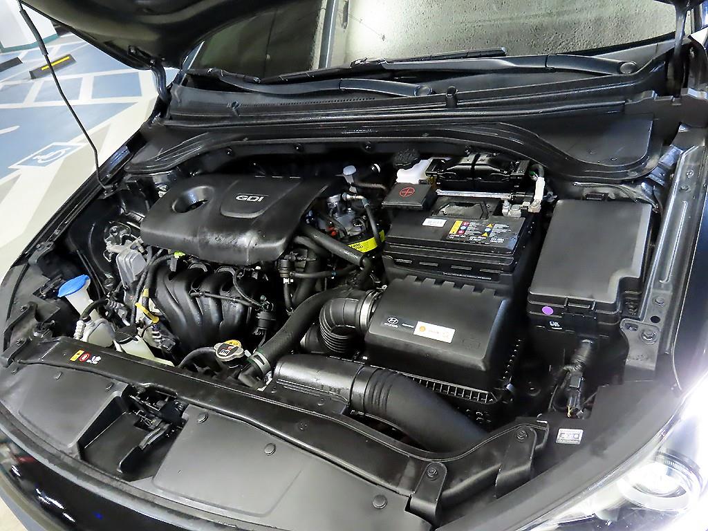 HYUNDAI Avante 2017 Negro - Importación desde Corea - HF Imports Iquique - Foto 19