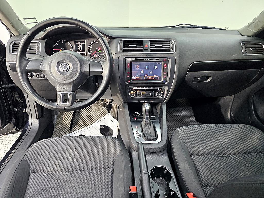 Volkswagen Jetta - Vista 5