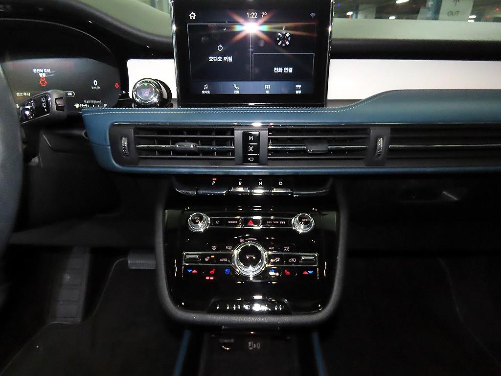 Lincoln Corsair - Vista 11