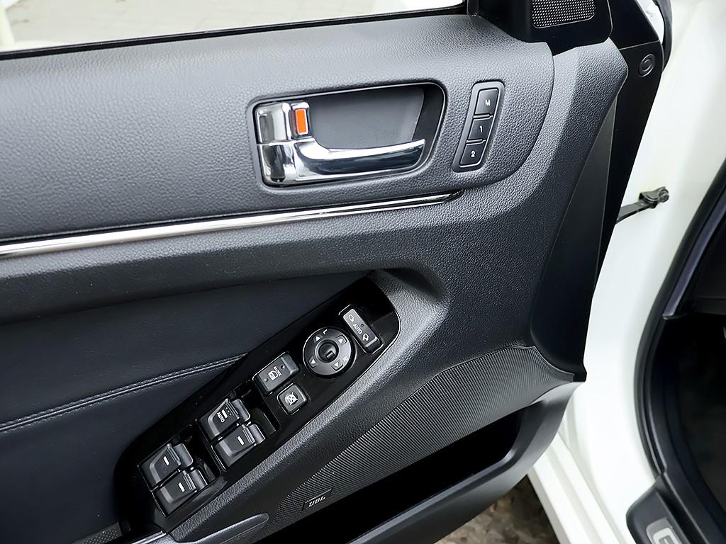 KIA K7 2011 Blanco - Importación desde Corea - HF Imports Iquique - Foto 13