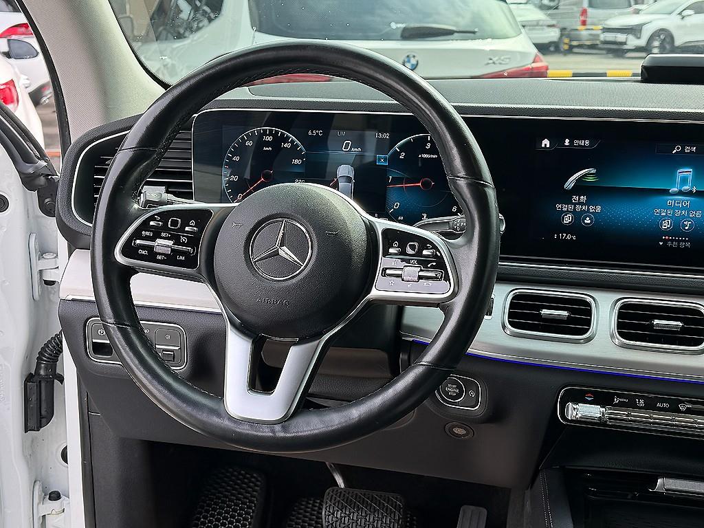 Mercedes Benz GLE Class - Vista 8