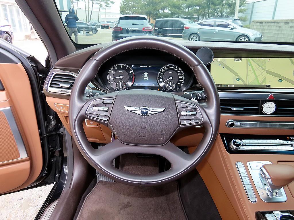 Genesis G90 - Vista 8