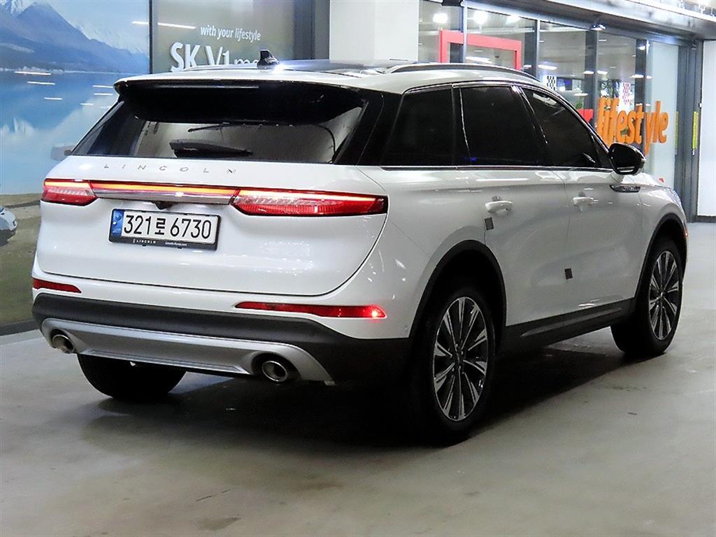 Lincoln Corsair - Vista 4