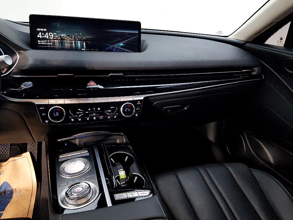 Genesis G80 - Vista 10