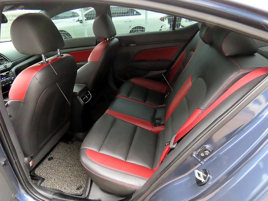 HYUNDAI Avante - Vista 6